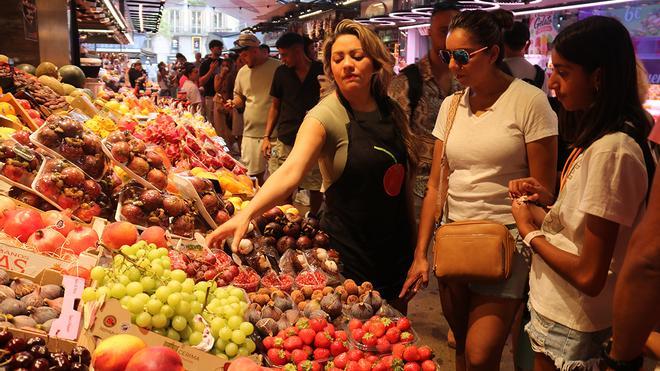 La Boqueria de Barcelona iniciará en otoño los preámbulos de su gran reforma, con el reto de reducir la oferta turística