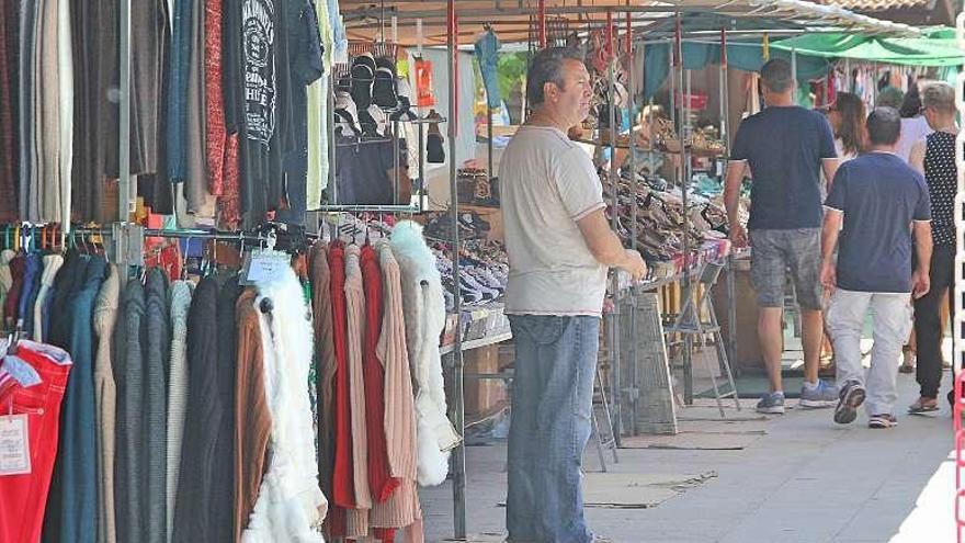 Mercadillo de Cangas.