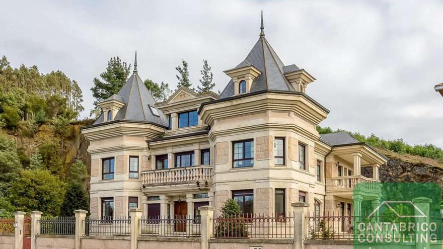 Invierte en tu paraíso: chalet clásico con potencial a 5 minutos de la playa en Asturias