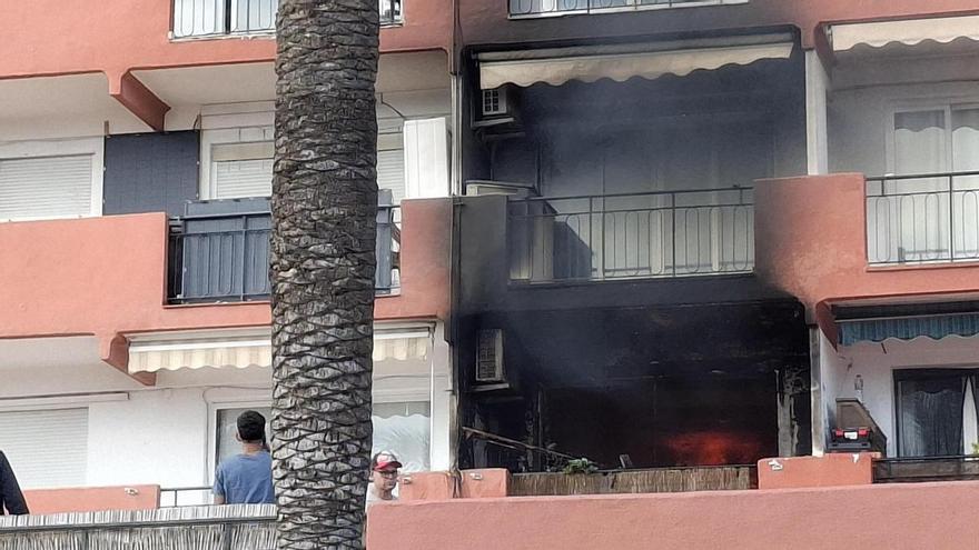 Mueren dos personas en el incendio de un piso en el Arenal de Xàbia