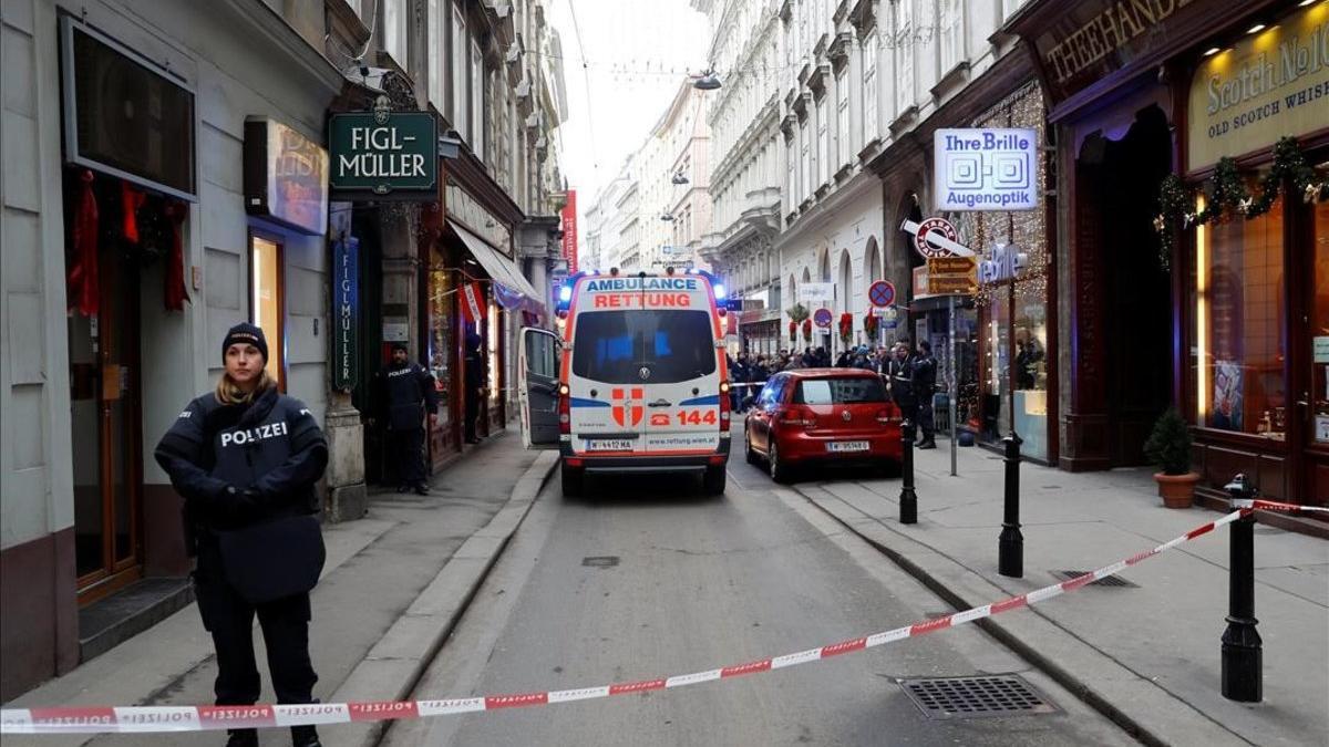 Un muerto y un herido en un tiroteo en Viena, la Policía descarta terrorismo