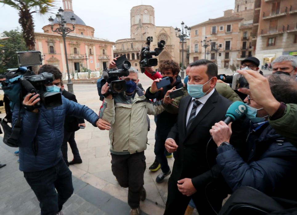 Murthy visita al president de la Generalitat