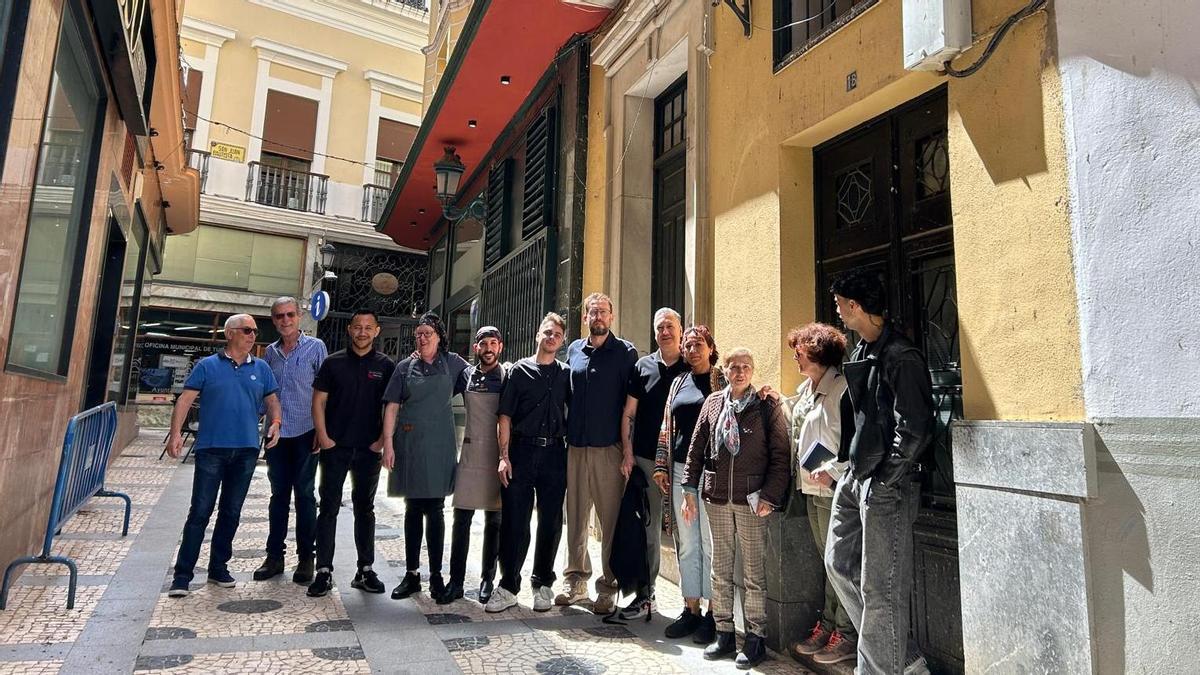 Fotogalería | Los vecinos del Casco Antiguo de Badajoz se quejan de las palomas