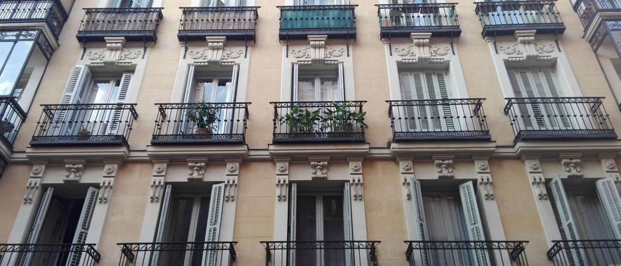 Balcones en viviendas de Barcelona.