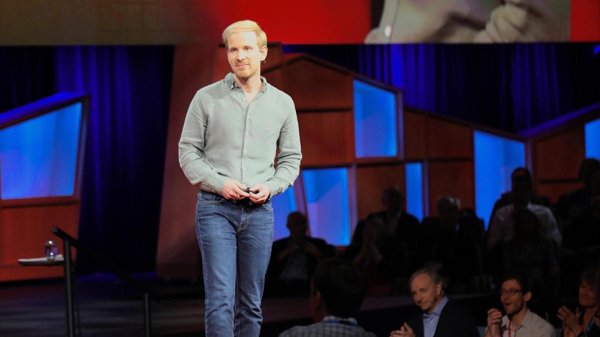 El historiador Rutger Bregman, en una de sus charlas TED sobre la pobreza