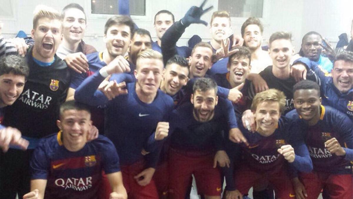 Los futbolistas del Barça B derrocharon alegría en el vestuario de la Feixa Llarga