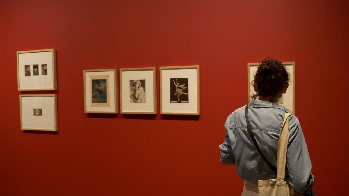 la Colección del Museo Ruso de Málaga ha presentado este martes la exposición ‘Anna Pávlova: Una vida sin fronteras’, que rinde homenaje a una de las figuras más célebres e influyentes de la historia del ballet