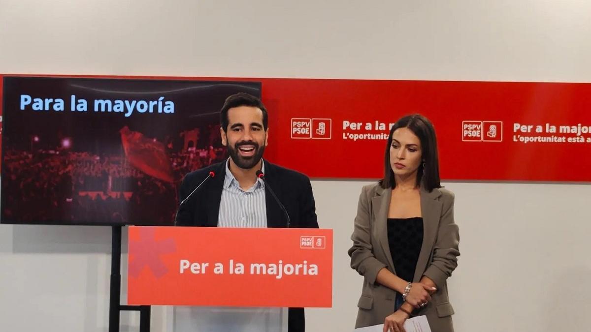 José Muñoz y Ana Domínguez, durante la rueda de prensa del PSPV