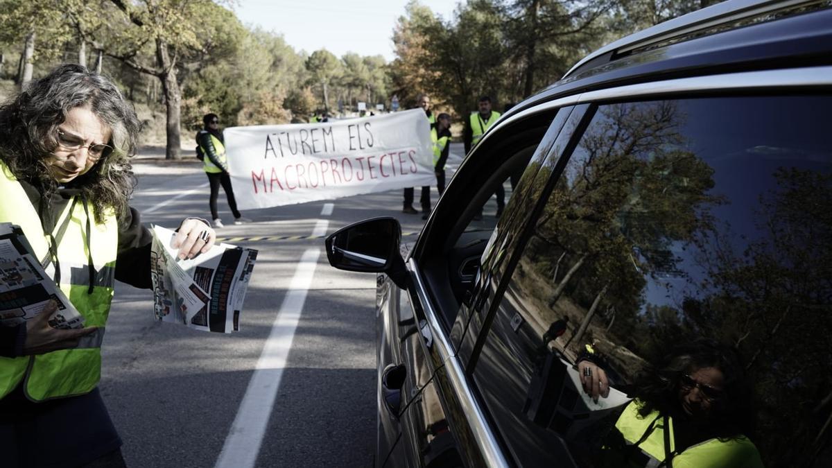 Tall de carretera  i acció informativa aquest migdia, a Calders