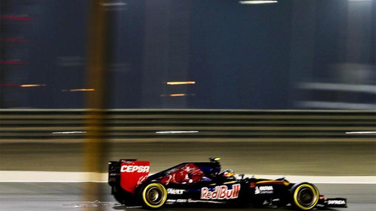 Carlos Sainz rodando en Baréin