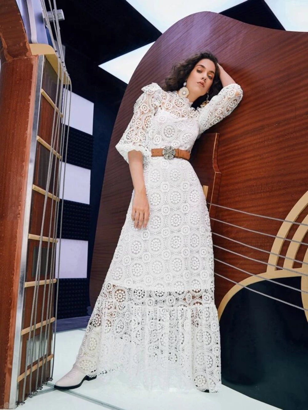 Vestido blanco calado de Shein (precio: 29 euros)