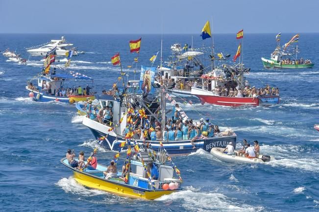 Procesión marítima de la Virgen del Carmen ...