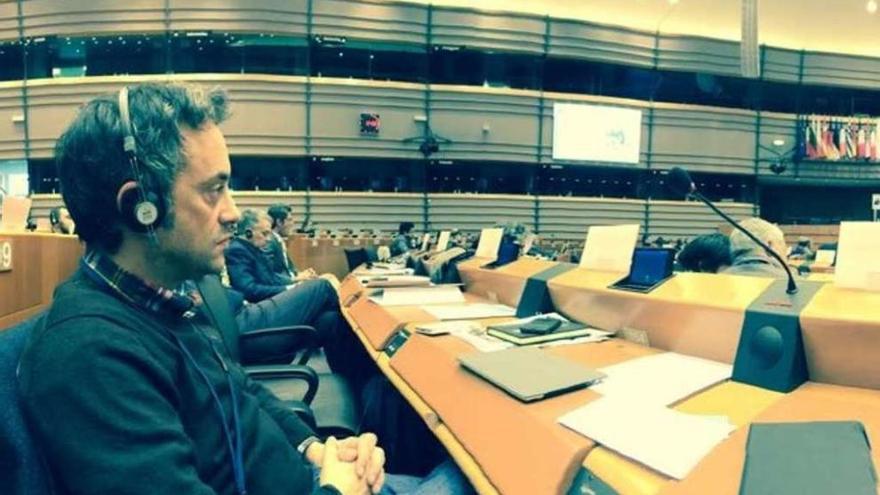 El alcalde, Xulio Ferreiro, durante la reunión en el Parlamento Europeo del Pacto de los Alcaldes.