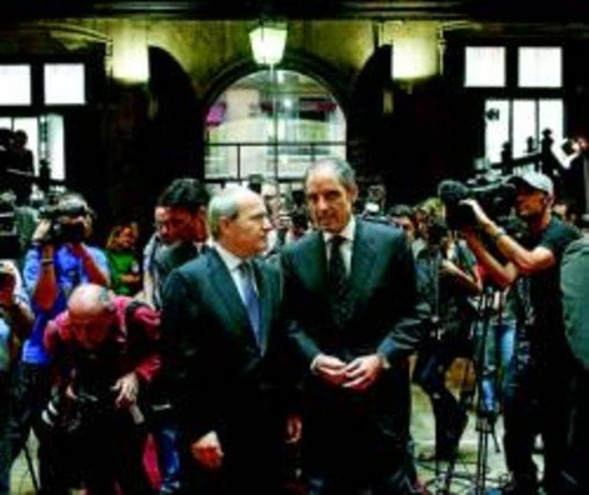 José Montilla y Francisco Camps, justo antes de la reunión en el Palau de la Generalitat valenciana.