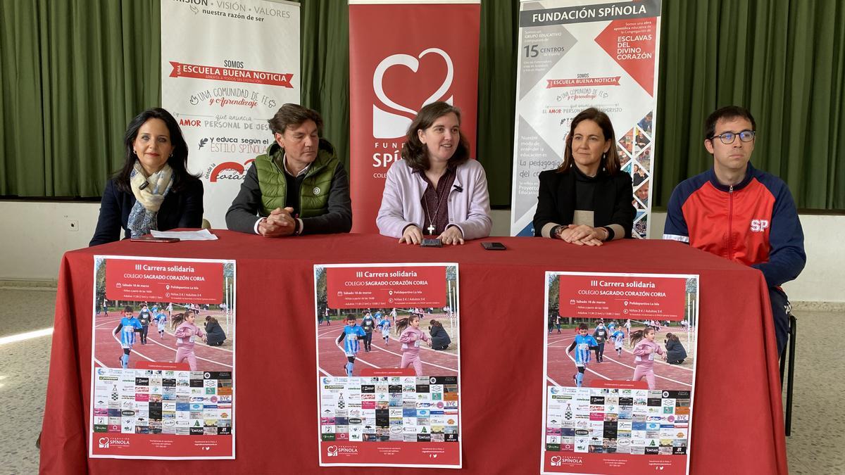 Acto de presentación de la carrera solidaria que se desarrollará el próximo sábado en Coria.