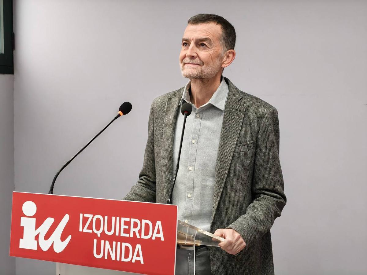 El coordinador federal de IU, Antonio Maíllo, en una rueda de prensa.