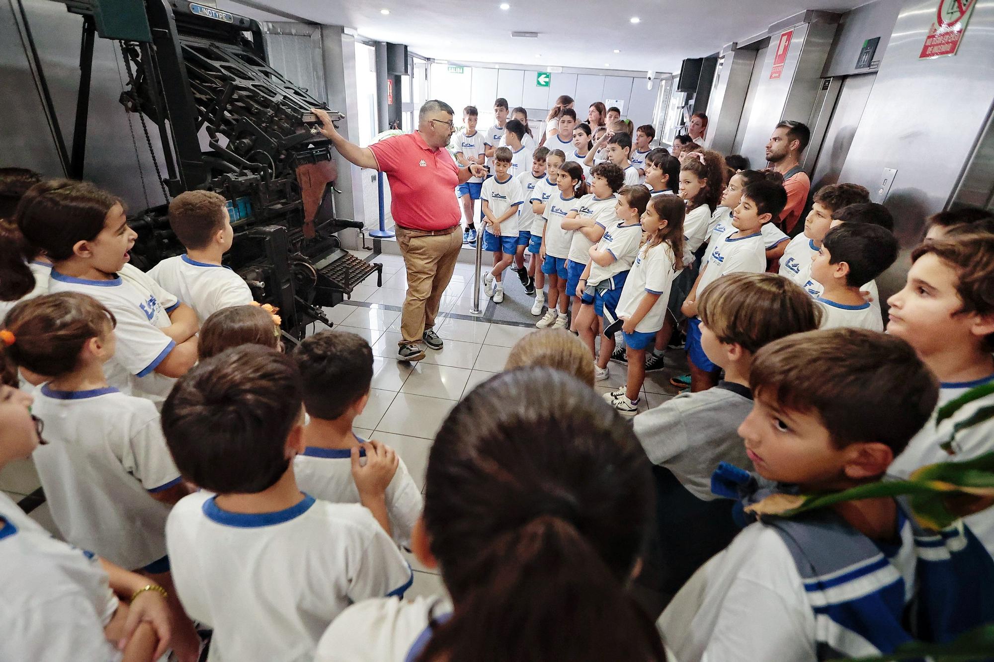 Visita del Colegio Echeyde a EL DÍA