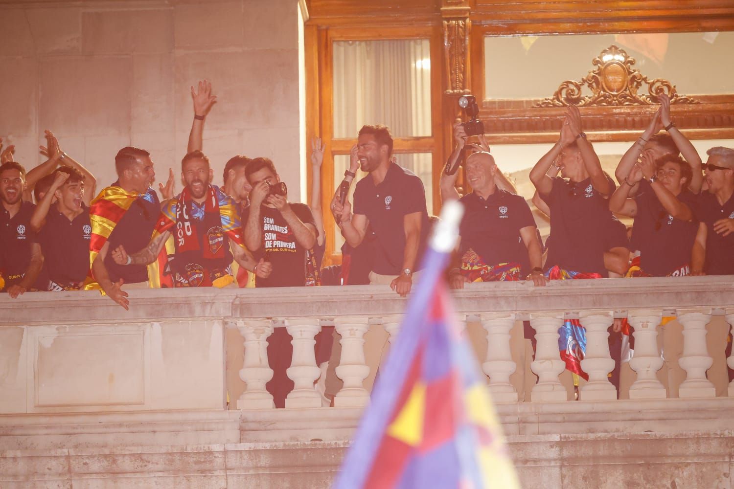 Todas las fotos de la rúa del Levante UD por su ascenso a Primera División