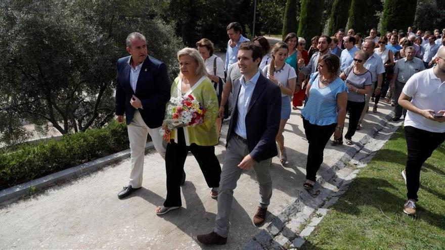 Sáenz de Santamaría ofrece a Casado compartir la dirección del PP... y él la rechaza