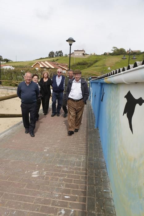 El nuevo mural que decora la fachada marítima de Zeluán.