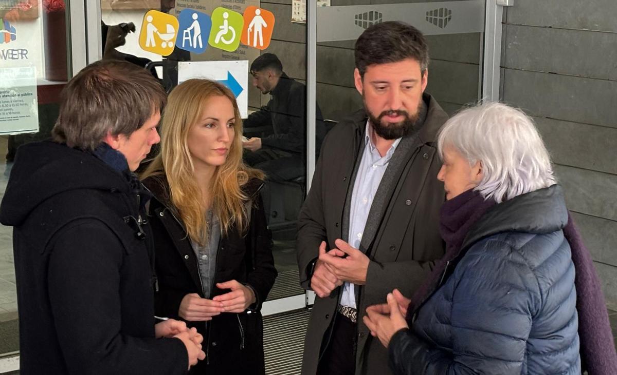 Los líderes de los cuatro partidos de la oposición municipal en Badalona han decidido forzar la convocatoria de un Pleno extraordinario