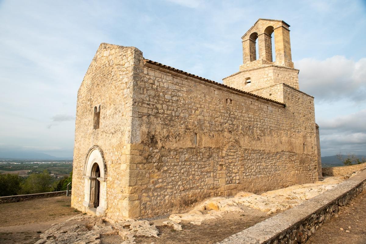 Iglesia de Sant Miquel en el Parque de Olèrdola.