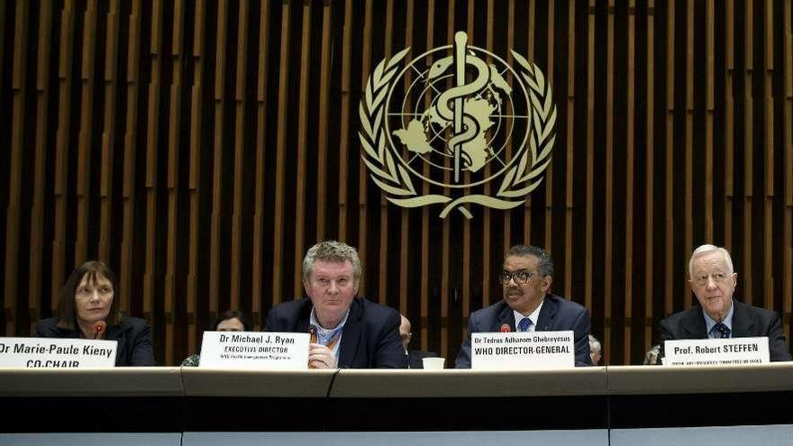 Marie-Paule Kieny, Michael Ryan, Tedros Adhanom Ghebreyesus y Robert Steffen.