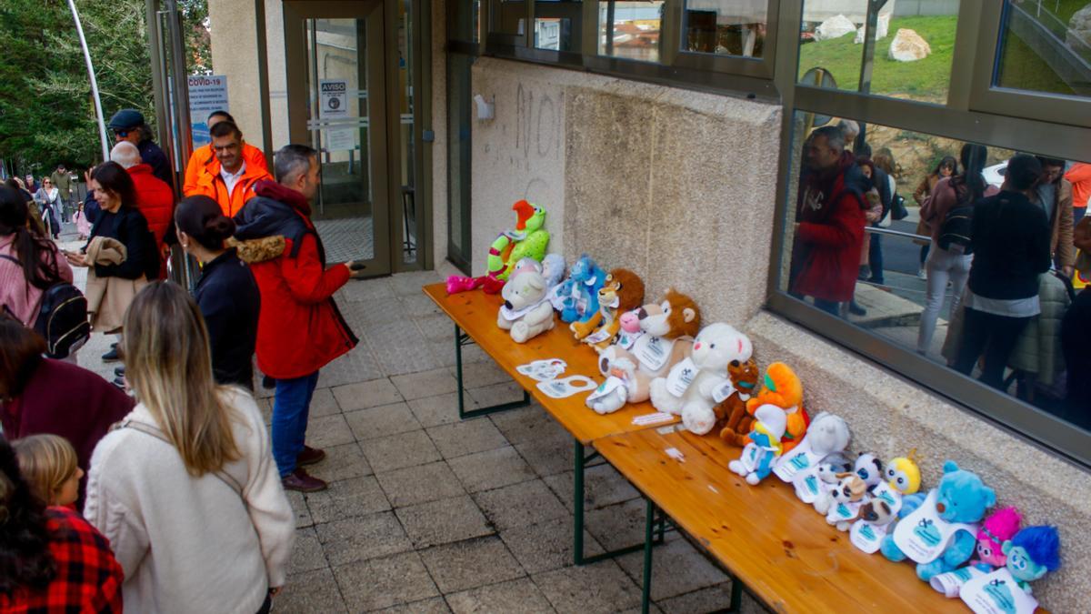 Asistentes a la concentración solidaria de O Grove