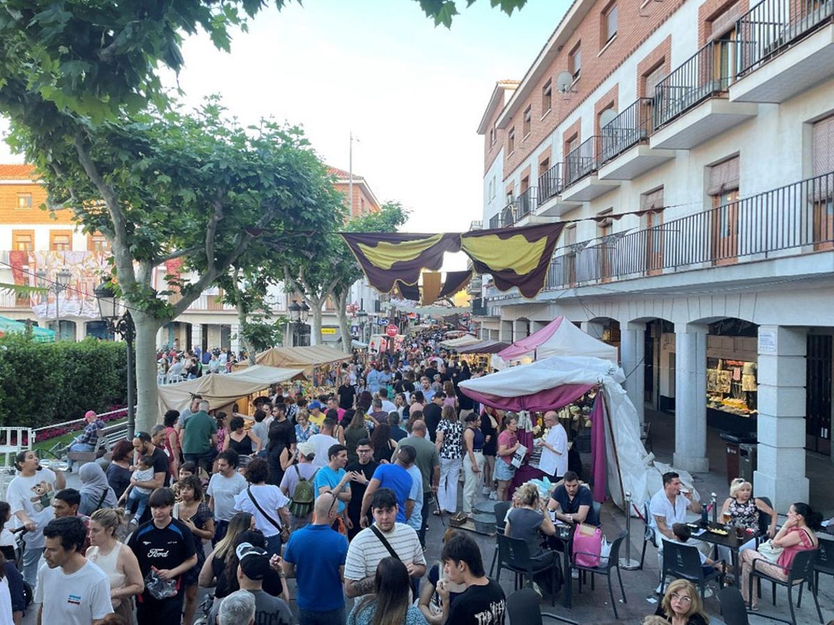 La Zona Centro de Torrejón acoge desde este viernes hasta este domingo el Mercado Goyesco
