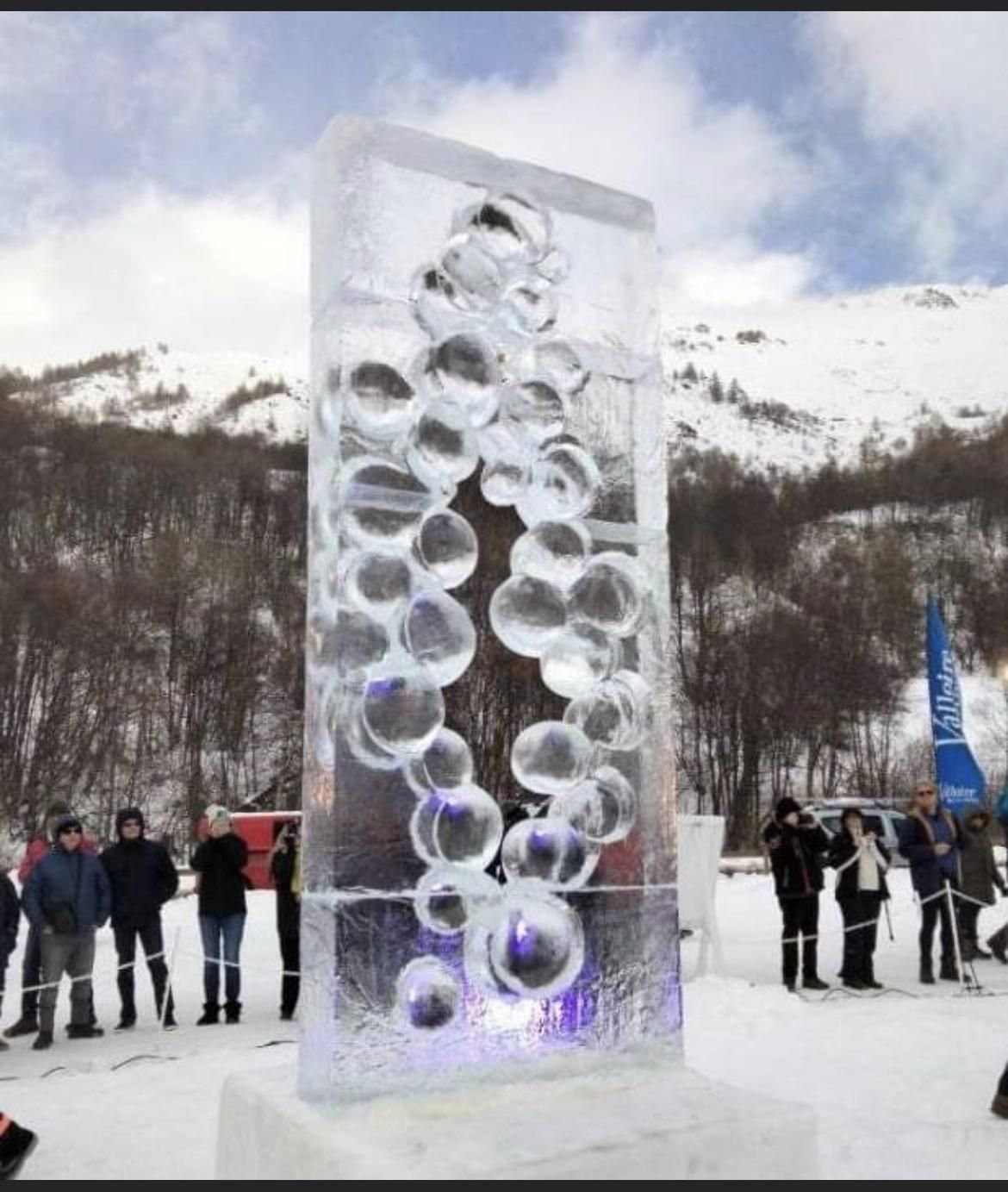 Premio al artista alicantino Enrique Jordá por una escultura en hielo