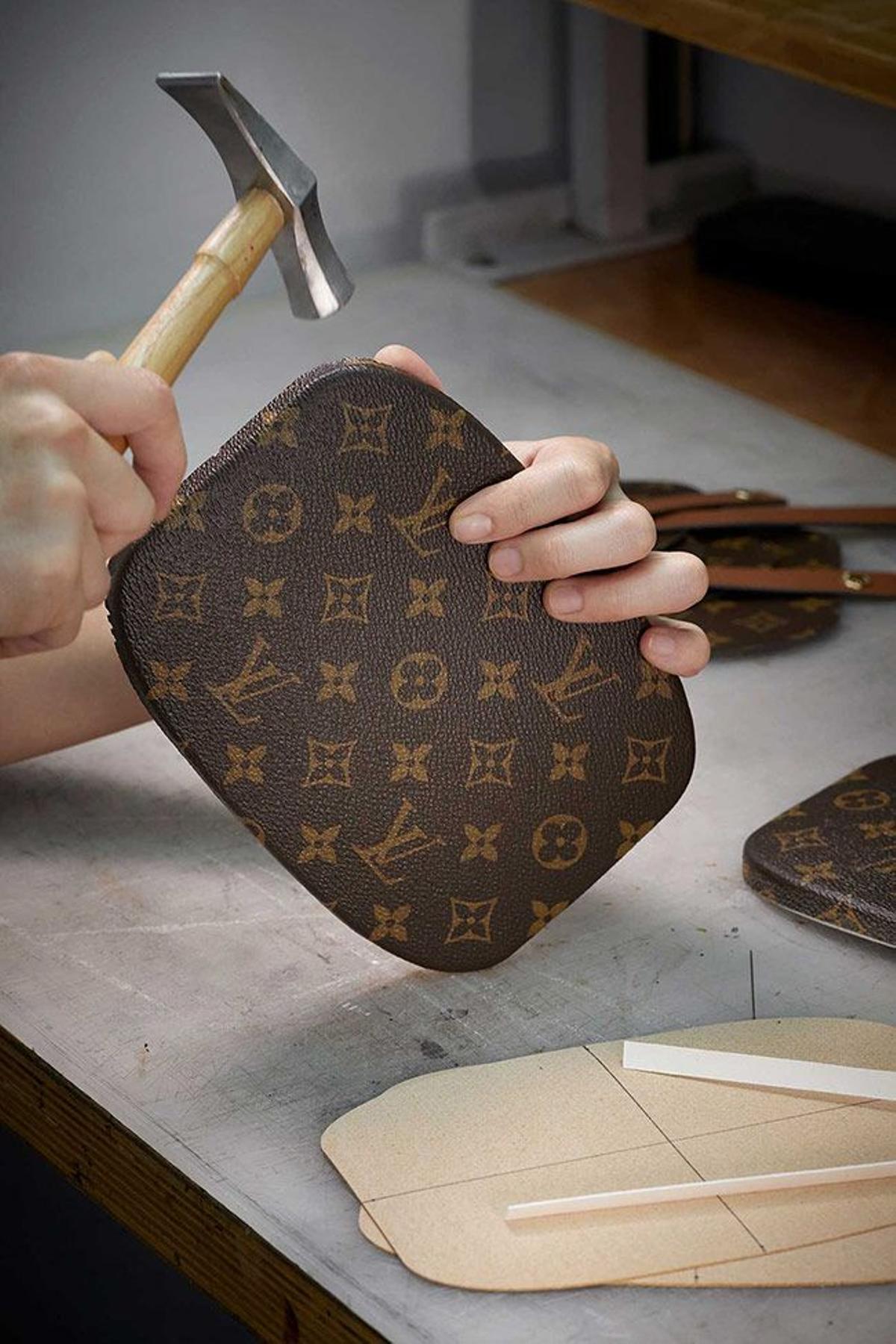 La mochila Dauphine de Louis Vuitton a mano