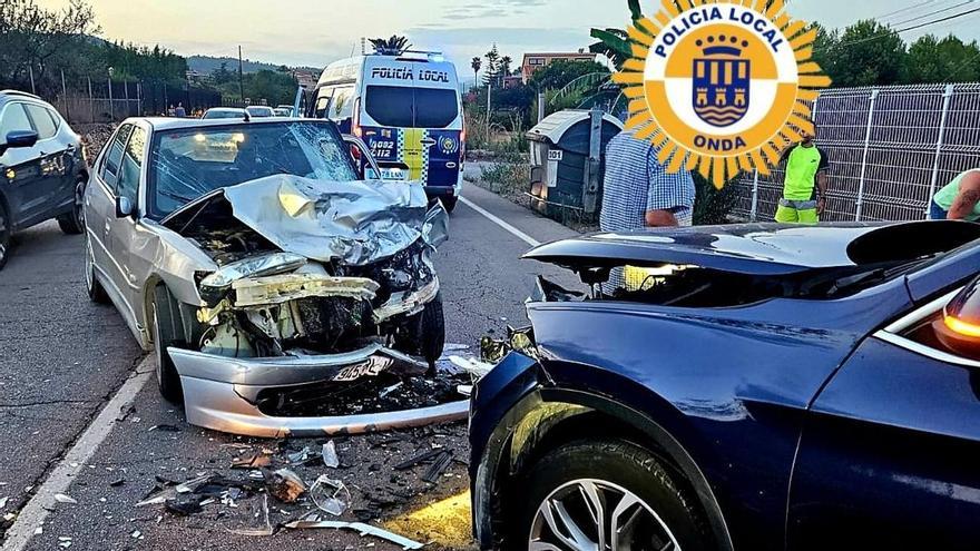 Impactante accidente en Onda: así quedaron los coches implicados