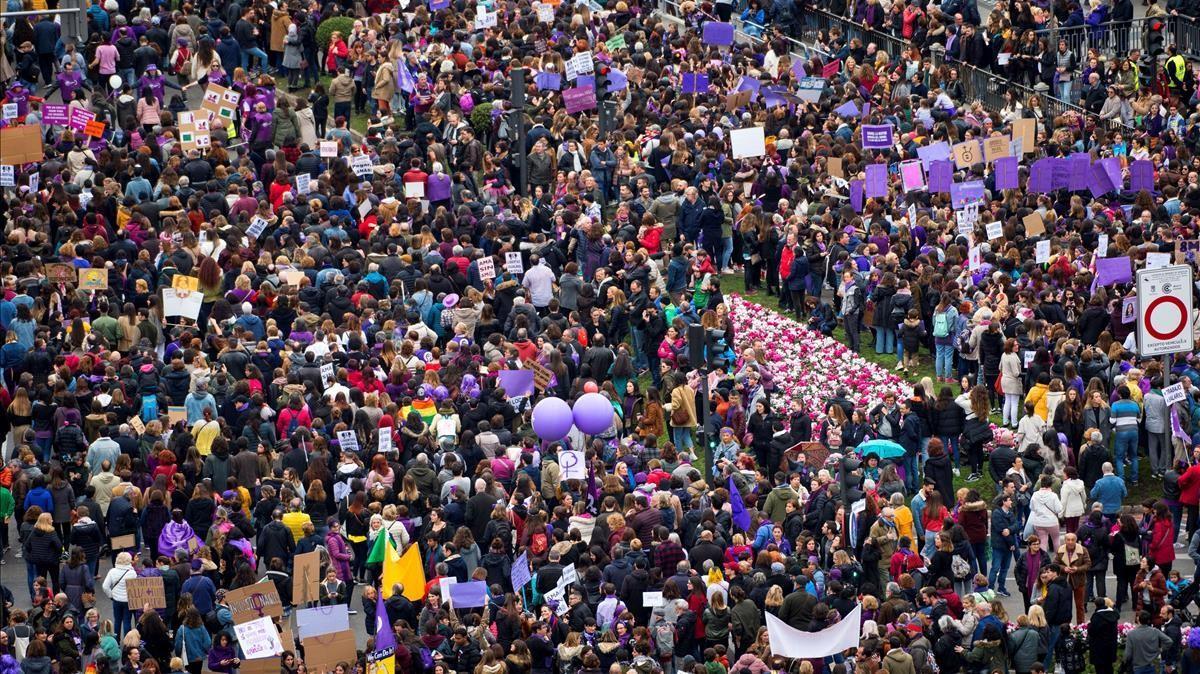 Vista aérea de la manifestación del 8M de Madrid  del 2020.