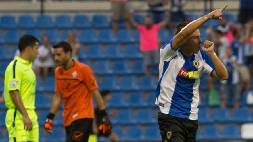 José Fran celebra el 1-0 ante el Ontinyent