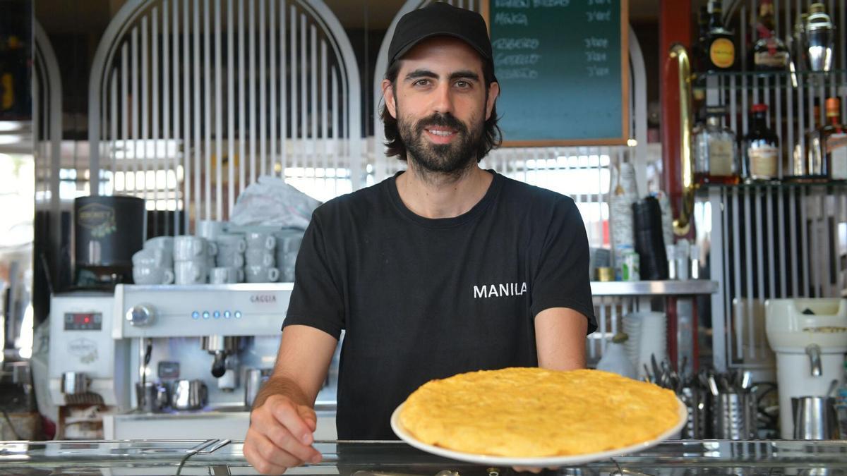 La histórica cafetería de A Coruña que un chef Estrella Michelin recomienda para desayunar: "Somos el salvavidas de A Falperra"