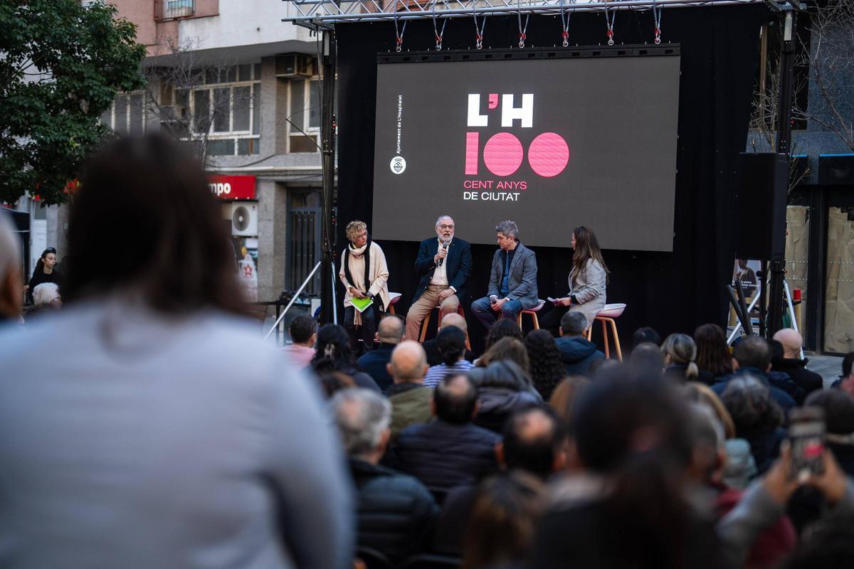 Acto de presentación del sello del centenario de L'Hospitalet.