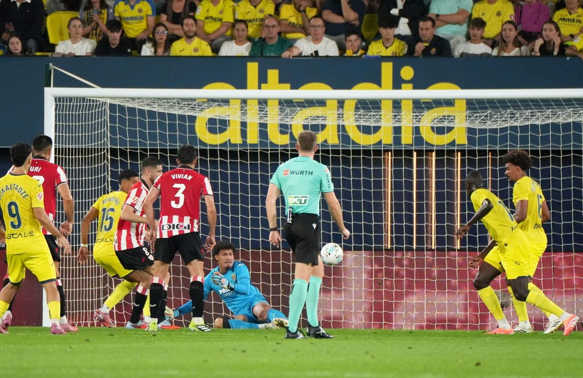 Luiz Jr. en el Villarreal-Athletic.