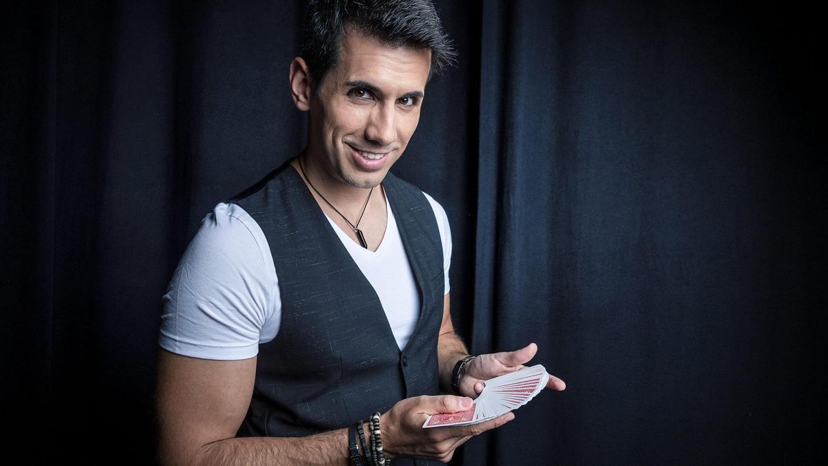 Uno de los magos españoles más internacionales actúa en Zaragoza.