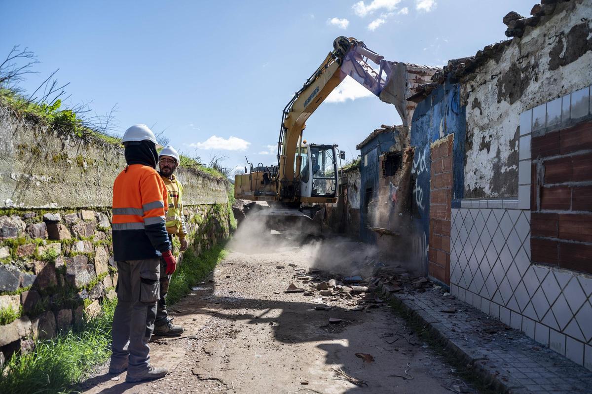 Galería | Siguen los derrumbes en el Alto de Fuente Fría de Cáceres