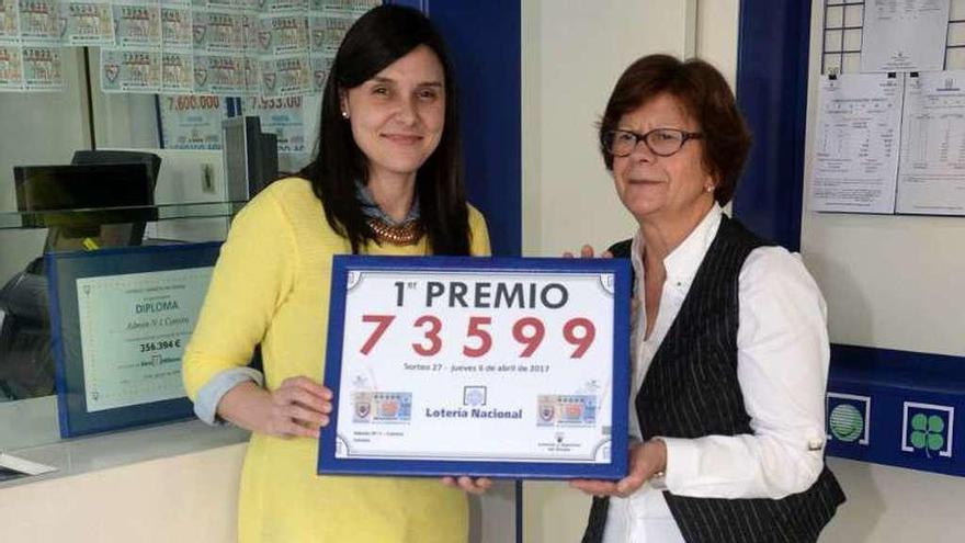 En Catoira celebraron el premio del 73.599. // Noé Parga