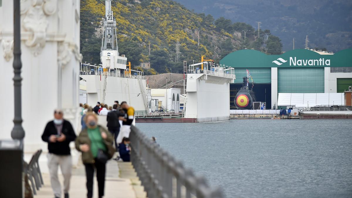 Los Reyes y sus hijas visitan Cartagena para la puesta a flote del submarino S81