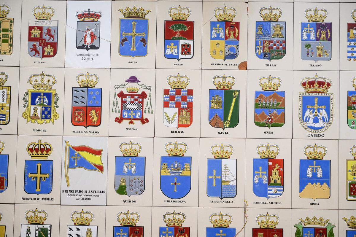 En imágenes | El Centro Asturiano de Zaragoza celebra su aniversario y el relevo en su emblemático restaurante En imágenes | El Centro Asturiano de Zaragoza celebra su aniversario y el relevo en su emblemático restaurante