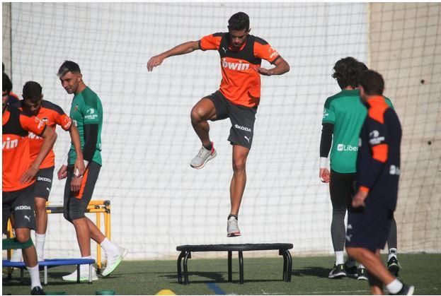 El Valencia CF prepara el duelo ante el Villarreal