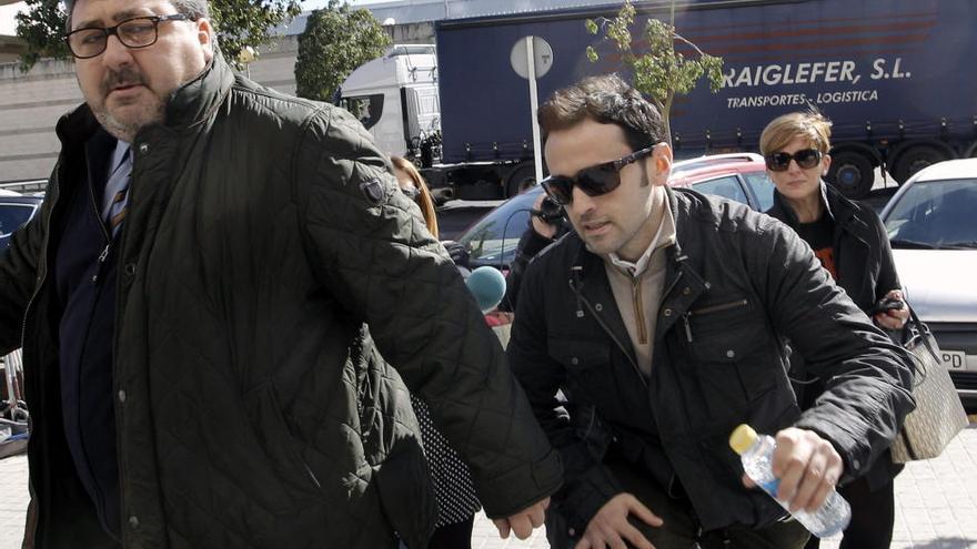 El piloto Héctor Barberá, a su llegada al juzgado de guardia.