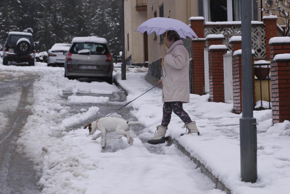 Imatges de la nevada a Sant Hilari Sacalm