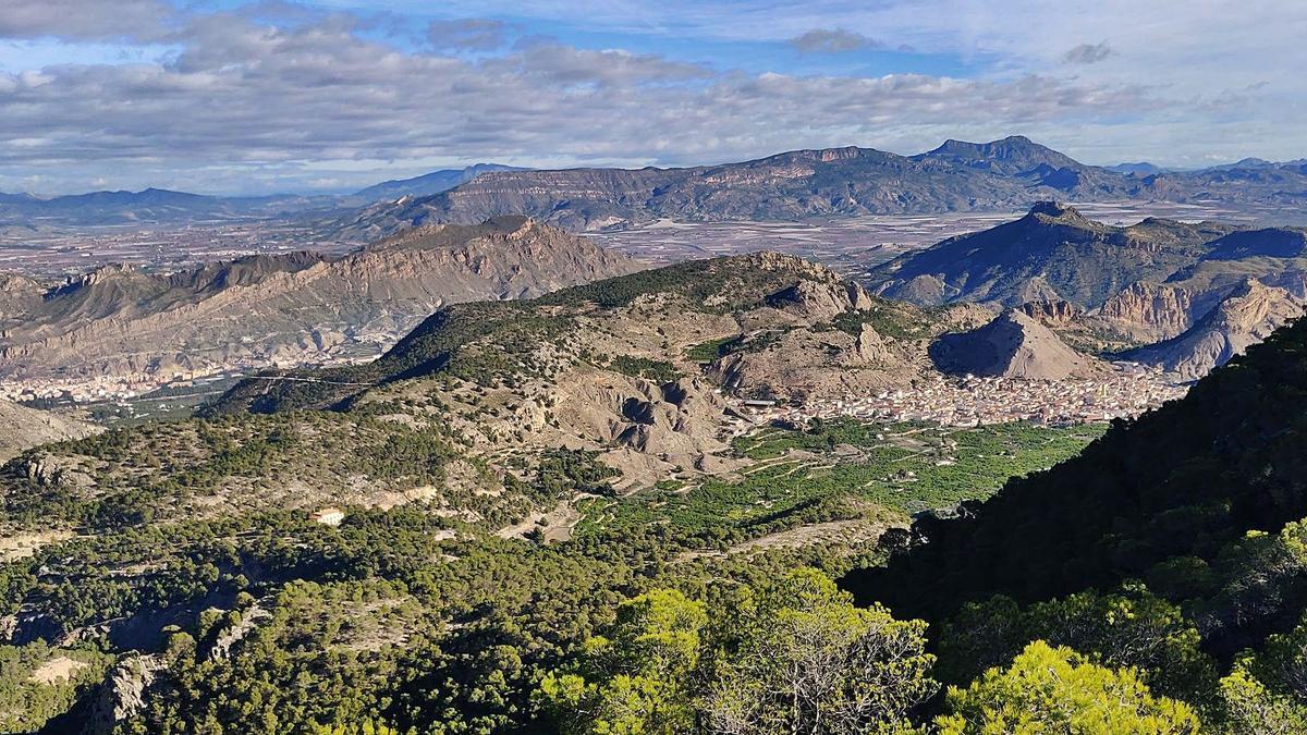 Imagen panorámica del Valle de
 Ricote, con las localidades
 de Ricote y Blanca.  a.s.