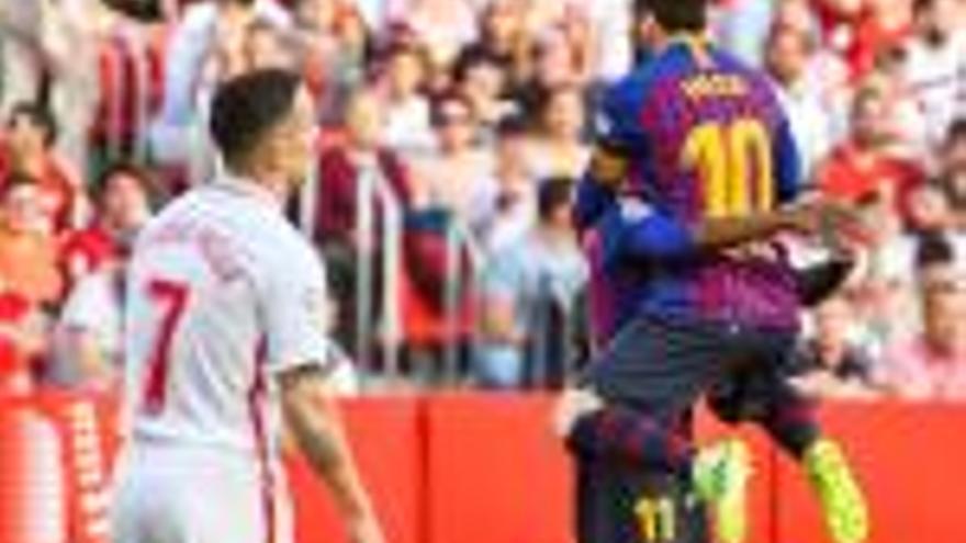 Messi es destapa abans del clàssic amb tres gols que fulminen el Sevilla