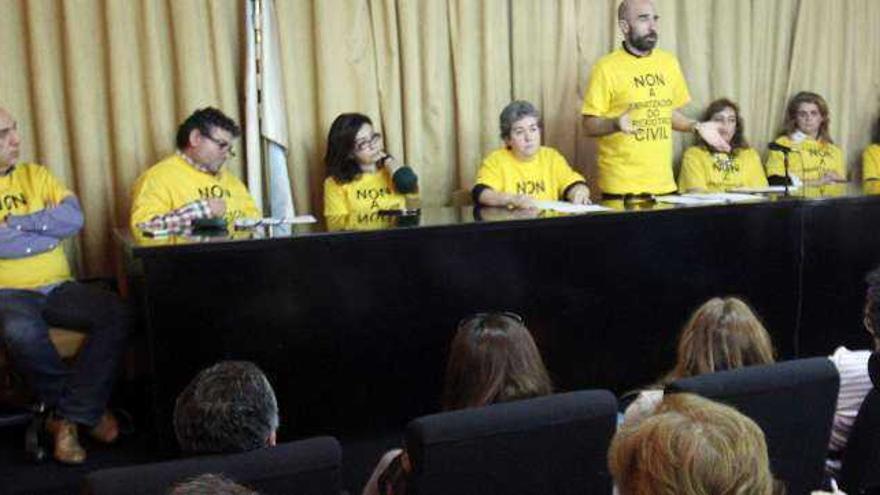 Un momento de la asamblea celebrada ayer. // Marta G. Brea