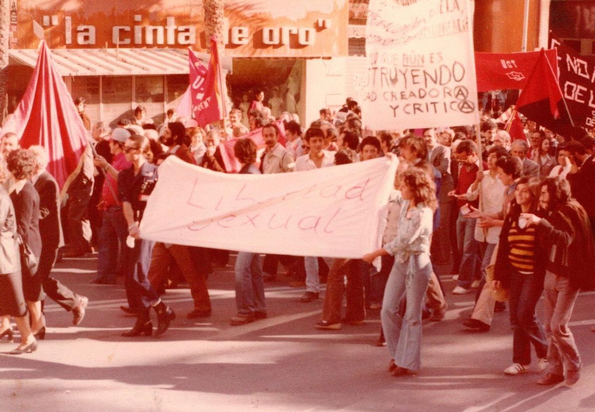 Manifestación por la libertad sexual en Alicante en los 80.