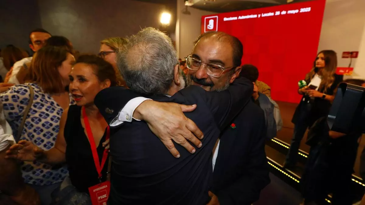 Reacciones al 28M en Aragón: de la euforia del "cambio moderado" a las lágrimas por el "tsunami" del PP